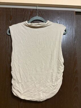 a new day Sleeveless Crewneck Tank Top in Ivory